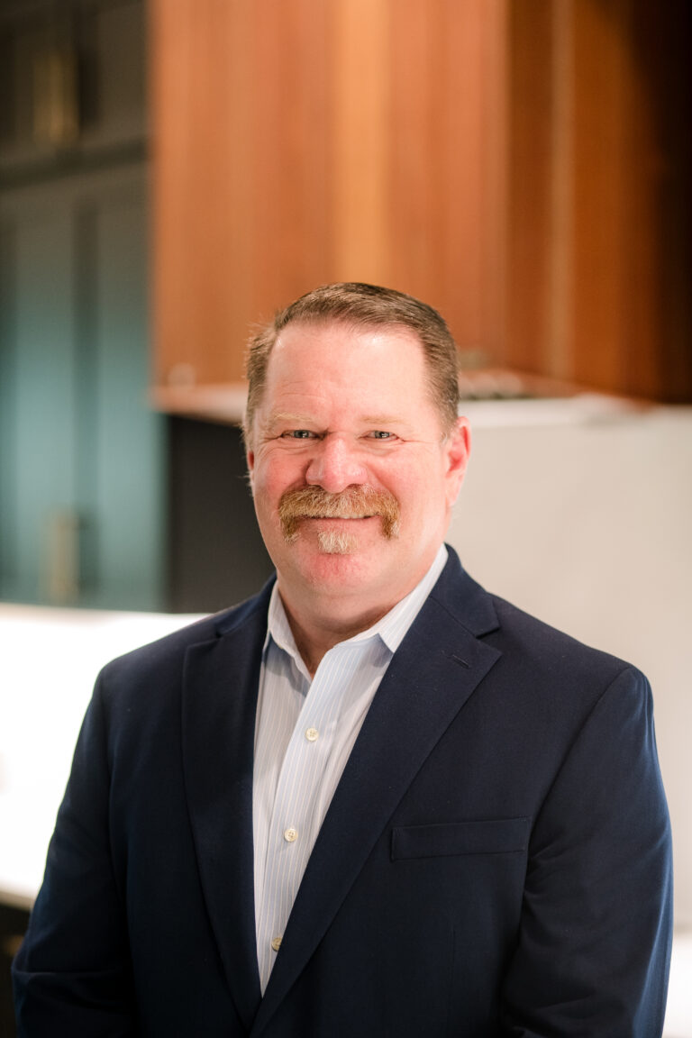 Scott Ouellette headshot