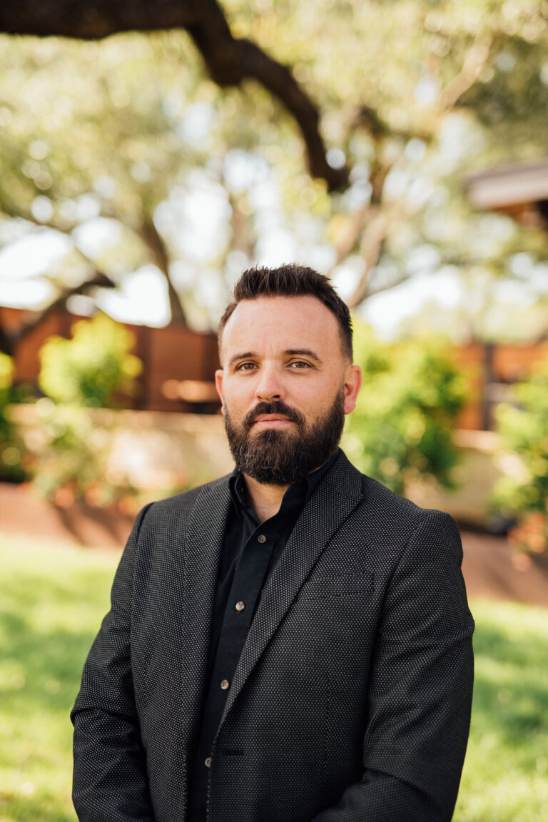Michael Lewis headshot