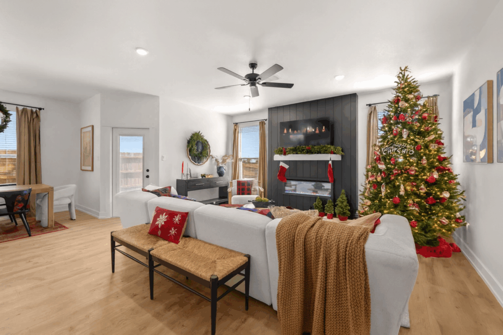 Why Many Families Choose to Move During the Holidays: A Smart Season for New Beginnings in a Flintrock Home